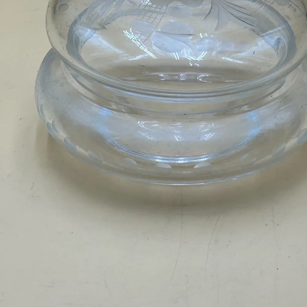 Crystal powder box with etched floral design, trinket box